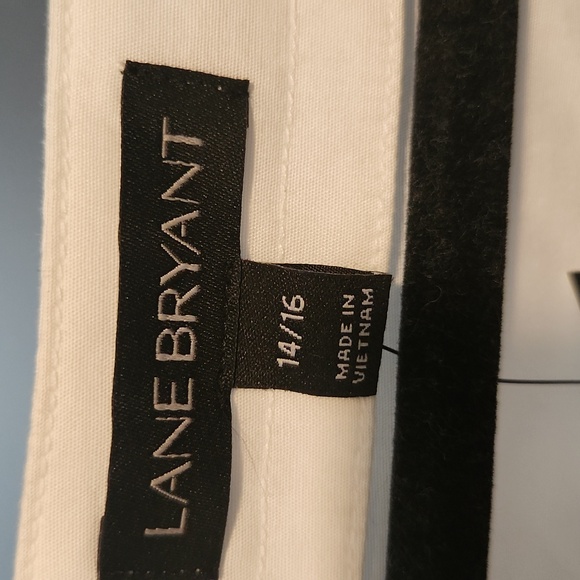 White cotton v neck with bell sleeves - Picture 3 of 6